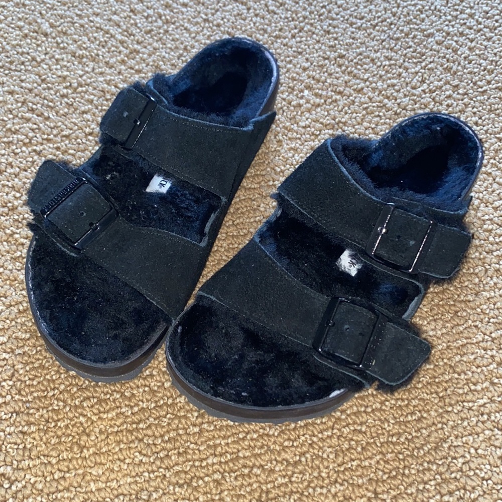 Black Birkenstock shearling suede Arizona  size 39 women 8 and 81/2